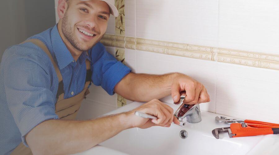 Professional clogged drains services in Durango, IA